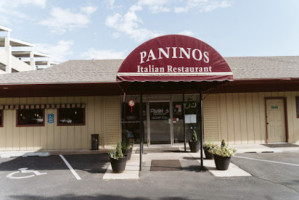 Panino's Italian outside