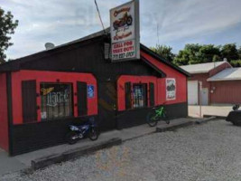 Crescent Roadhouse And Grill outside