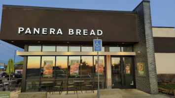 Panera Bread outside