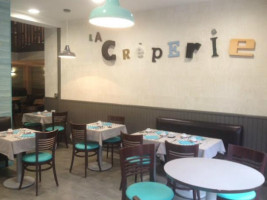 La Creperie Bretonne inside