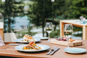 Maligne Lake's View Restaurant food