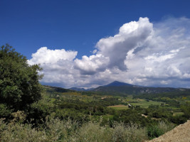 A L'ombre Des Dentelles food