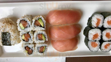 Sushi Frais food