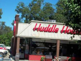 Huddle House outside