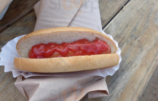 Milburn Orchards Ice Cream Lunch Deck food