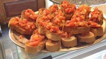 La Bruschetta food