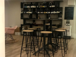 Le Murmure Des Vins Café Et Du Village à La Laupie food