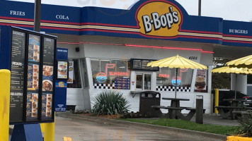 B-bop's outside