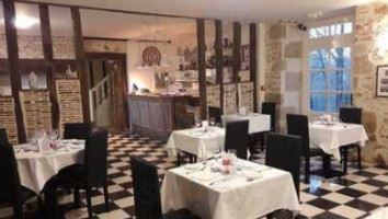 Le Castel De Glane food