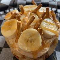 Cinnaholic food