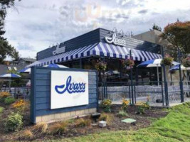 Ivar's Seafood outside