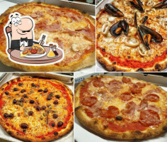 Pizza Pazza Di Piario Bed Breakfast food