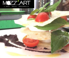 Mozz'art food