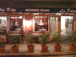 La Dolce Vita outside