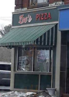 Zoe's Pizza food