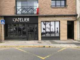 L' Atelier inside