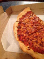 Vikster's Pizza food