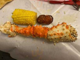 Stinkin Crawfish Of Lakewood food