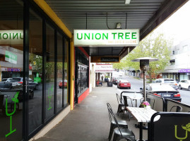 Union Tree Thai Restaurant & Cafe inside