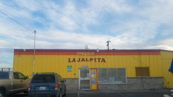 La Mexicana outside