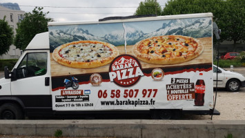 Baraka Pizza Fontaine food