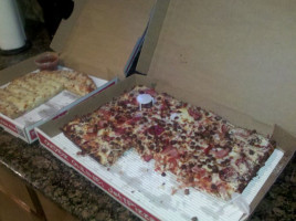 Jet's Pizza food