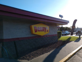 Denny's outside