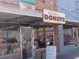 Daylight Doughnuts outside