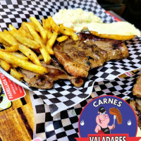 Carnes Valadares food