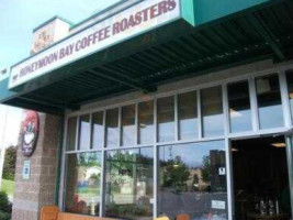 Honeymoon Bay Coffee Roasters outside