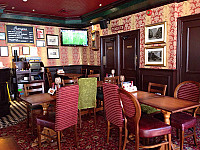 Earls Court Tavern inside