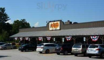 Cracker Barrel Old Country Store outside