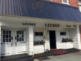 Leunes Tavern outside