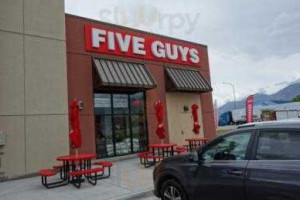 Five Guys inside