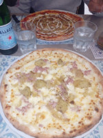 Pizza Giovanni food