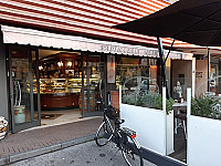 Pasticceria Mearini outside