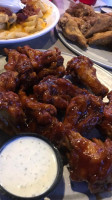 Pluckers Wing food