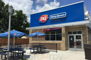 Dairy Queen inside