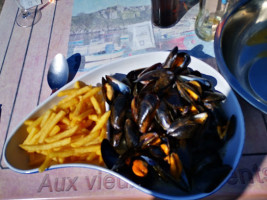 Aux Vieux Greements food