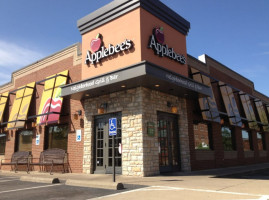 Applebee's outside