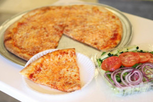 Conte's Pizza food