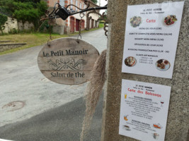 Le Petit Manoir Locations food