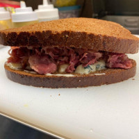 Hollingshead's Delicatessen food