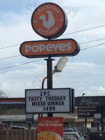 Popeyes Louisiana Kitchen outside