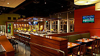 Houlihan's Noblesville inside