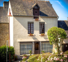 Hotel-restaurant du Chateau outside