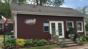 Abbott's Frozen Custard outside