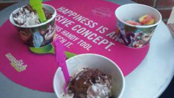 Menchie's Frozen Yogurt food