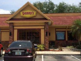 Denny's outside