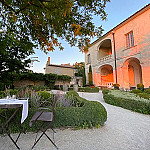 MAISON DE LA TRUFFE ET DU VIN DU LUBERON inside